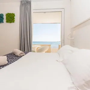 White Bay 4*, Fontane Bianche Italie